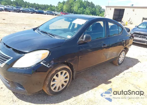 2013 Nissan Versa 1.6 S z USA, uszkodzony, nr VIN 3N1CN7AP0DL833845